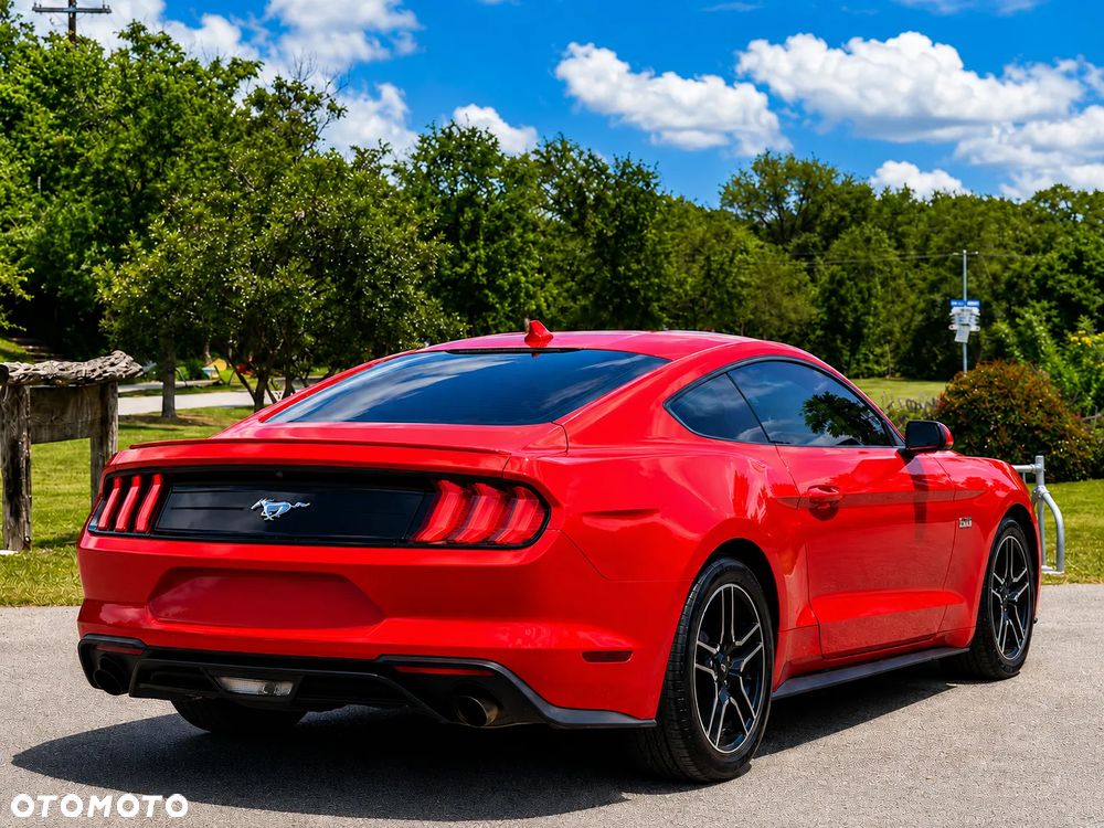 Ford Mustang - 5