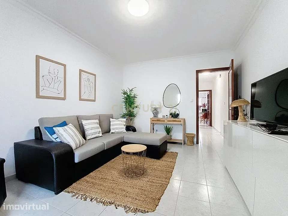 Moradia dividida em 7 apartamentos - Grande imagem: 2/30