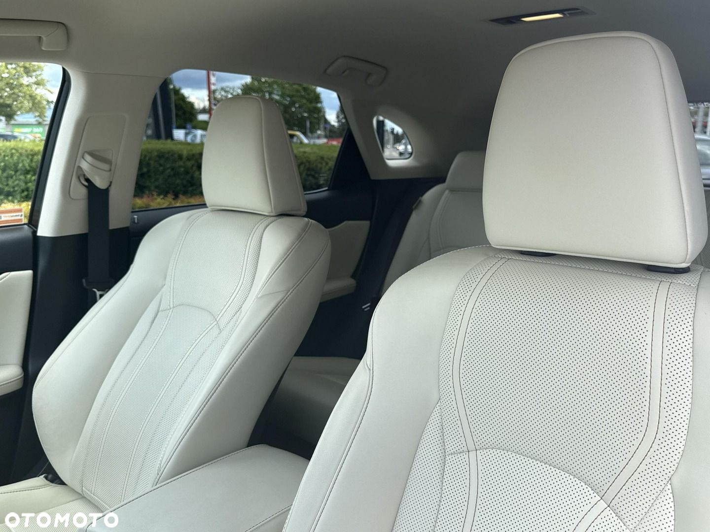 Lexus RX - 12