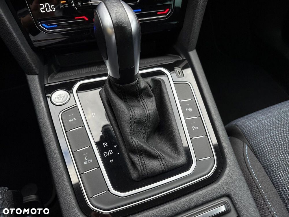 Volkswagen Passat - 21