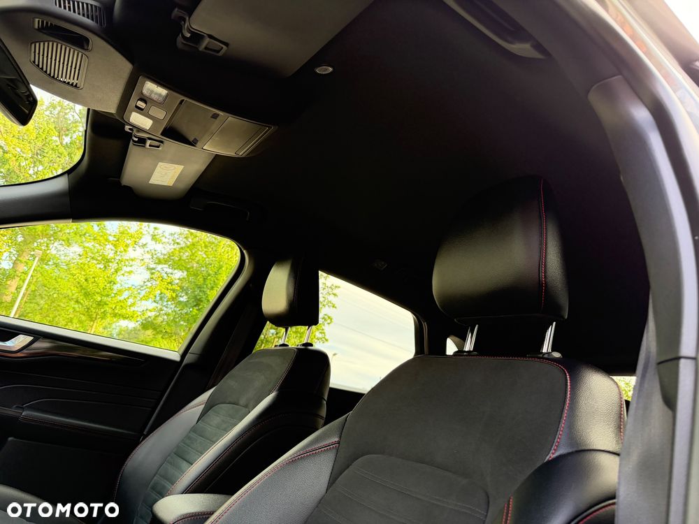 Ford Kuga 2.5 Duratec FHEV 4x4 ST-LINE X - 21