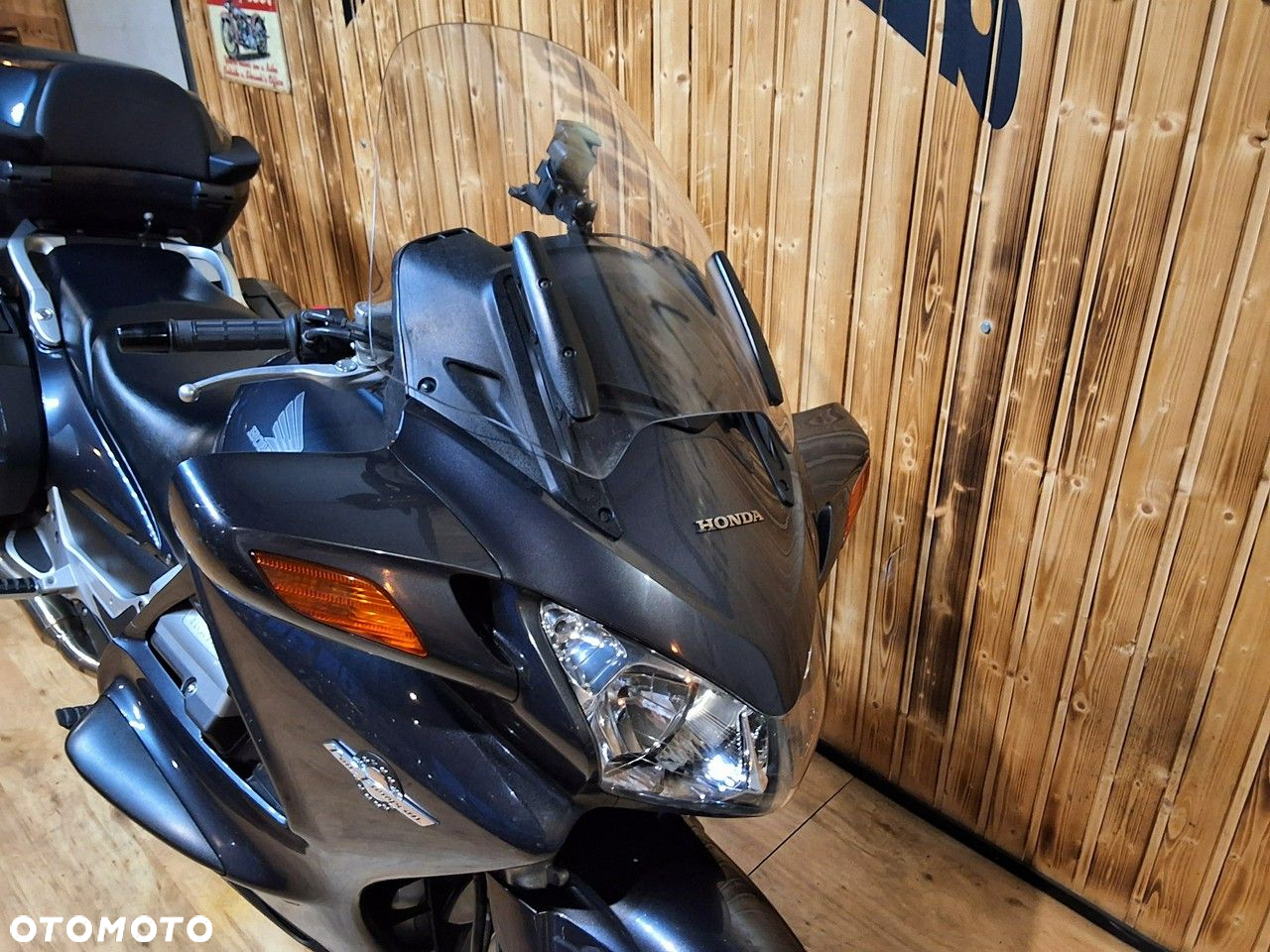Honda ST - 8