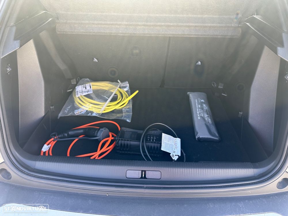 Peugeot e-2008 50 kWh Active - 17