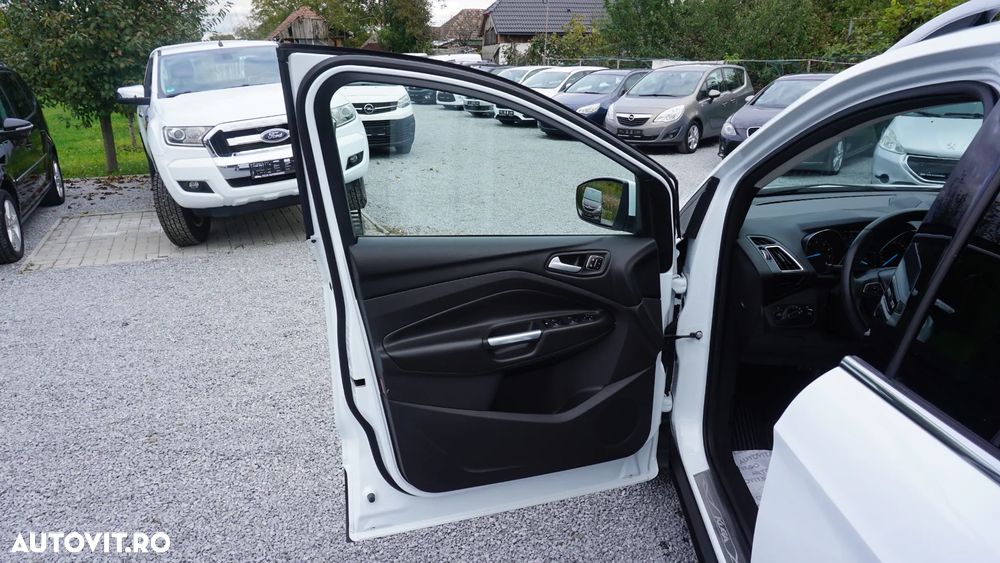 Ford Kuga 1.5 EcoBoost 4x4 Aut. Titanium - 5