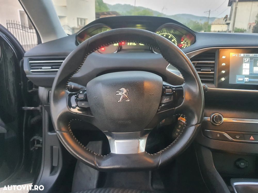 Peugeot 308 1.2 L PureTech Turbo Allure - 13