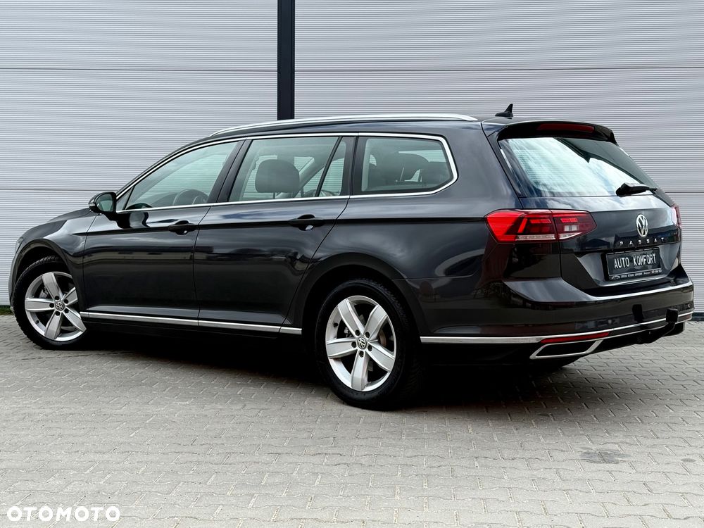 Volkswagen Passat Variant 2.0 TDI SCR DSG BlueMotion Highline - 16