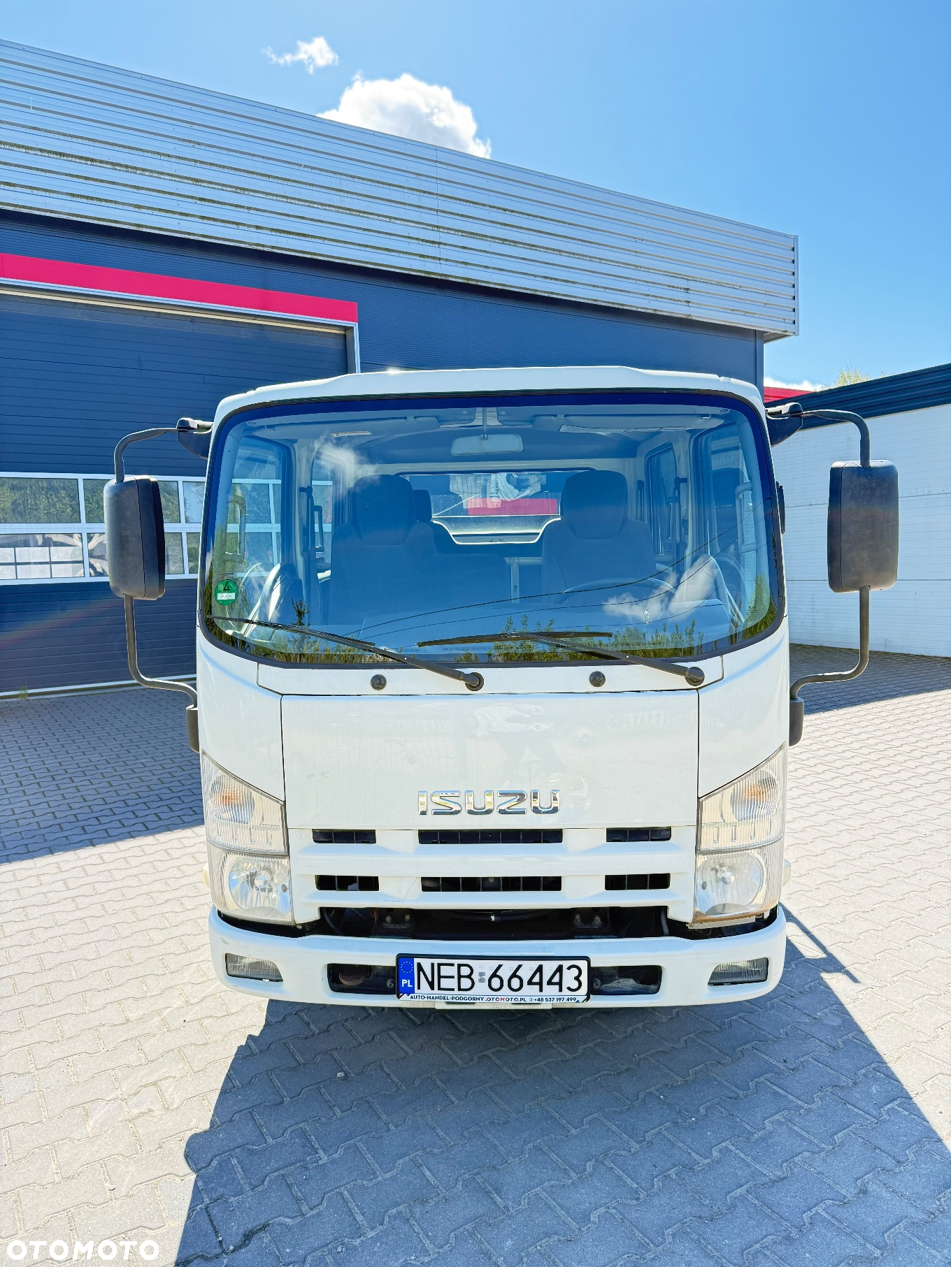 Isuzu N35 - 18