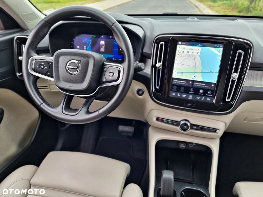 Volvo XC 40 B3 B DKG Ultra Black Edition - 19