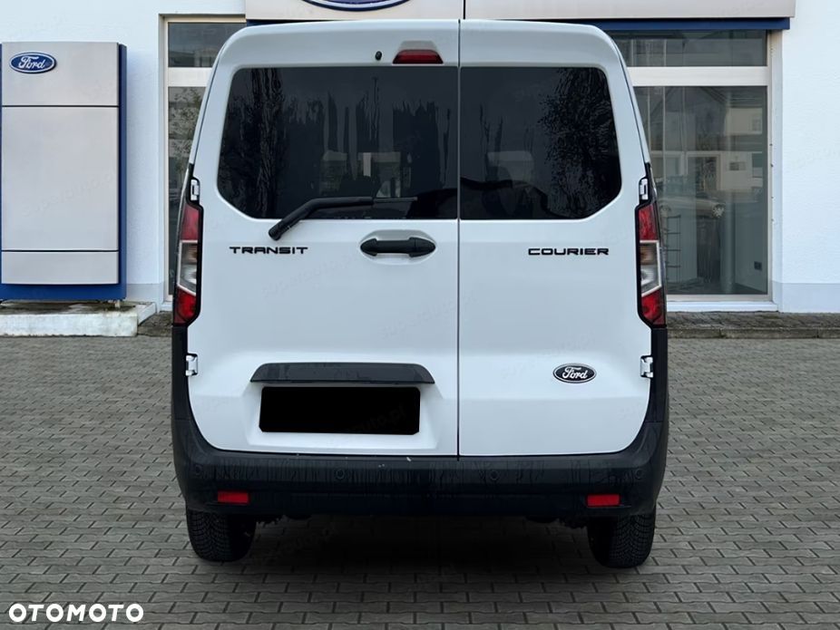 Ford Transit Courier - 8