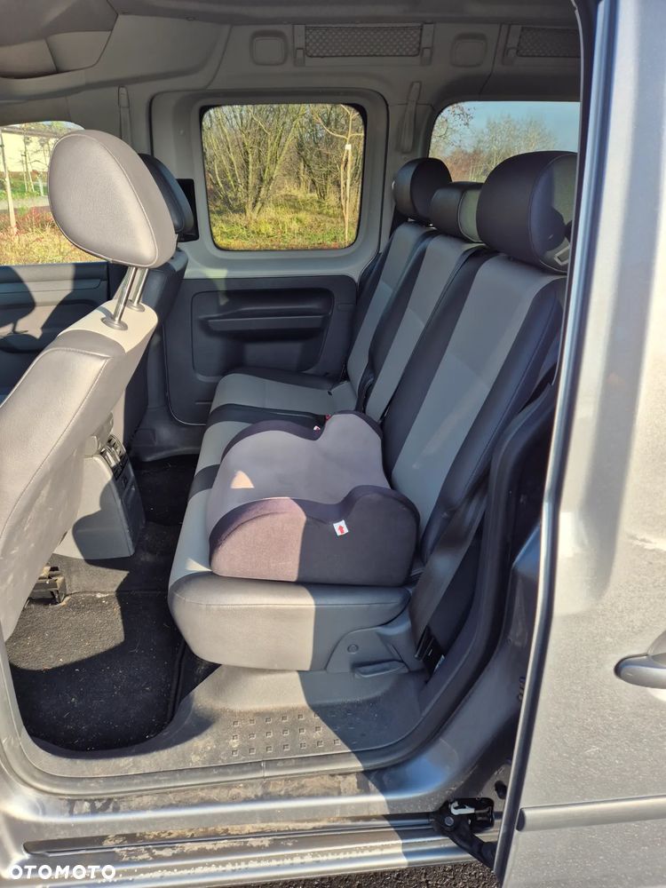 Volkswagen Caddy Maxi Comfortline DSG - 12