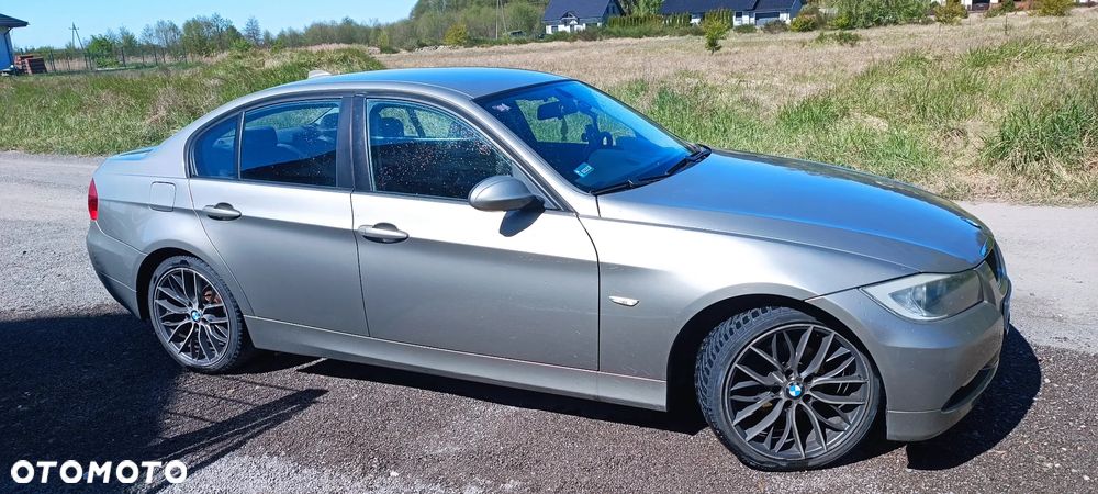 BMW Seria 3 318i - 5