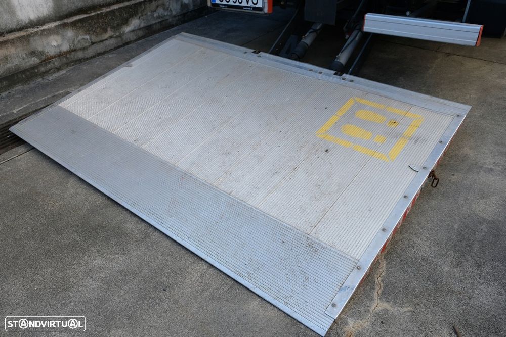 Ford Transit 350 2.0TDCI L4 c/plataforma Dhollandia - 15