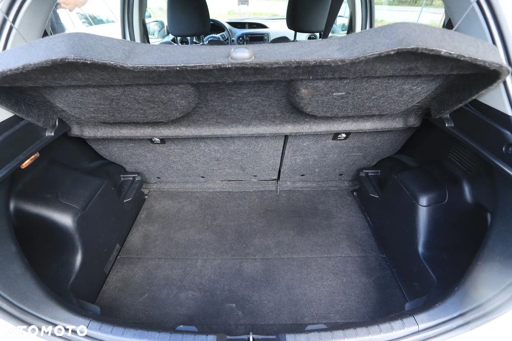 Toyota Yaris Hybrid 100 Active EU6 - 12