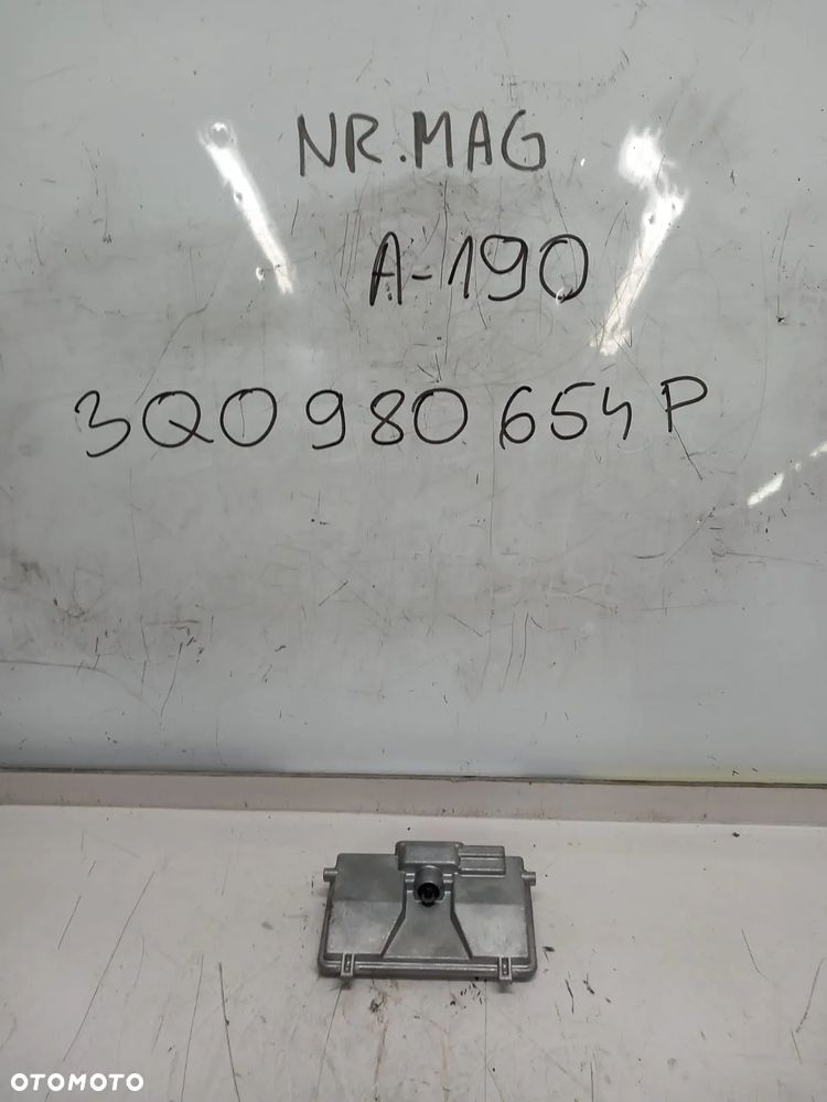 KAMERA ASYSTENT PASA RUCHU VW UP SKODA CITIGO 3Q0980654P - 2