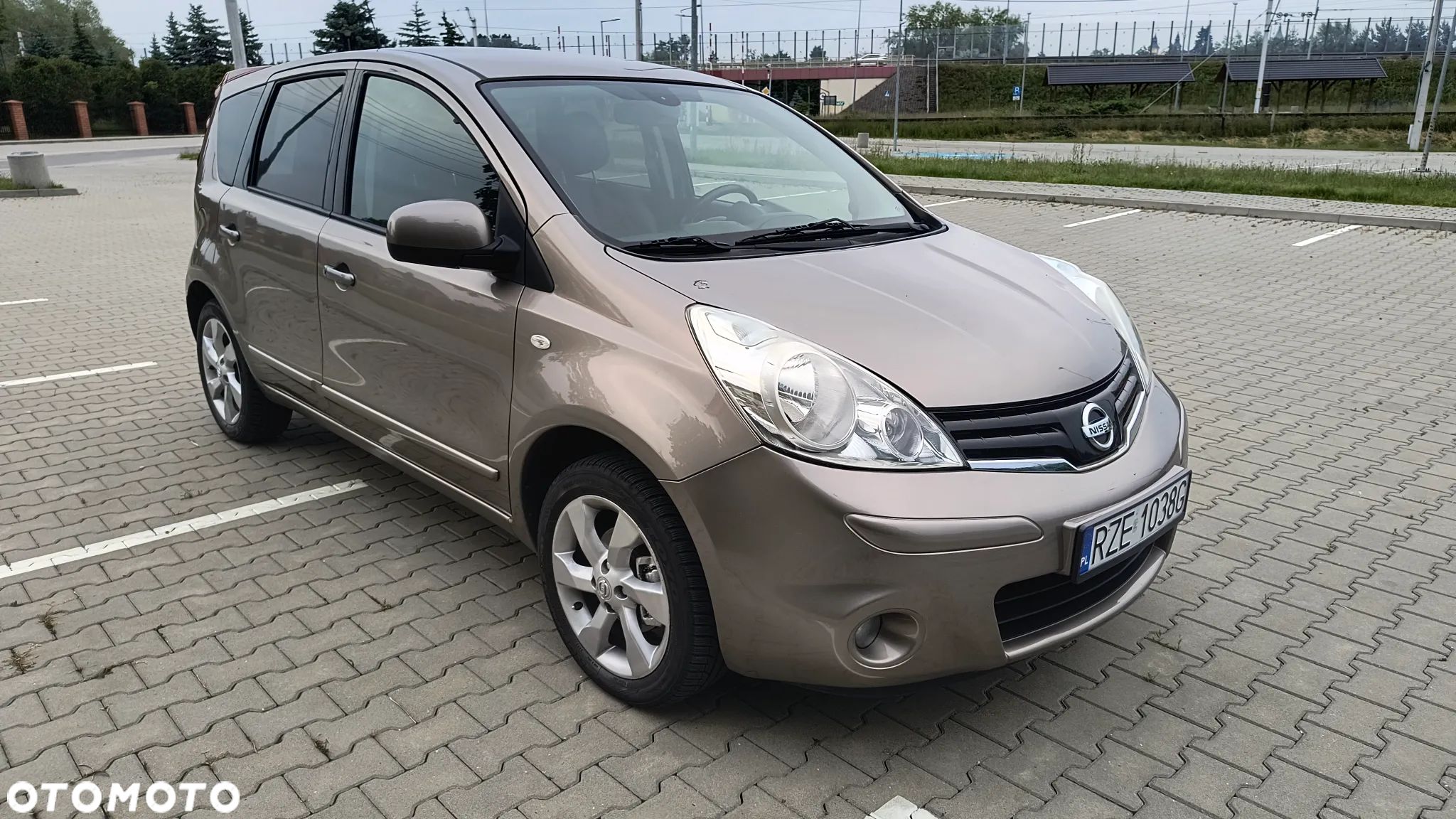 Nissan Note 1.6 Tekna - 1