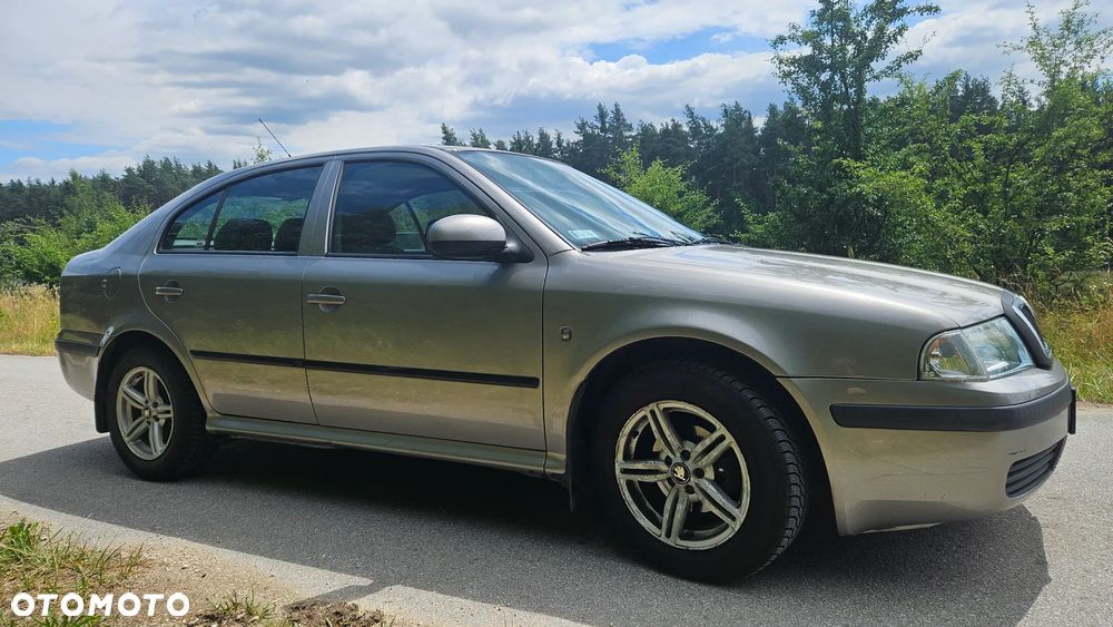 Skoda Octavia 1.6 Tour - 9