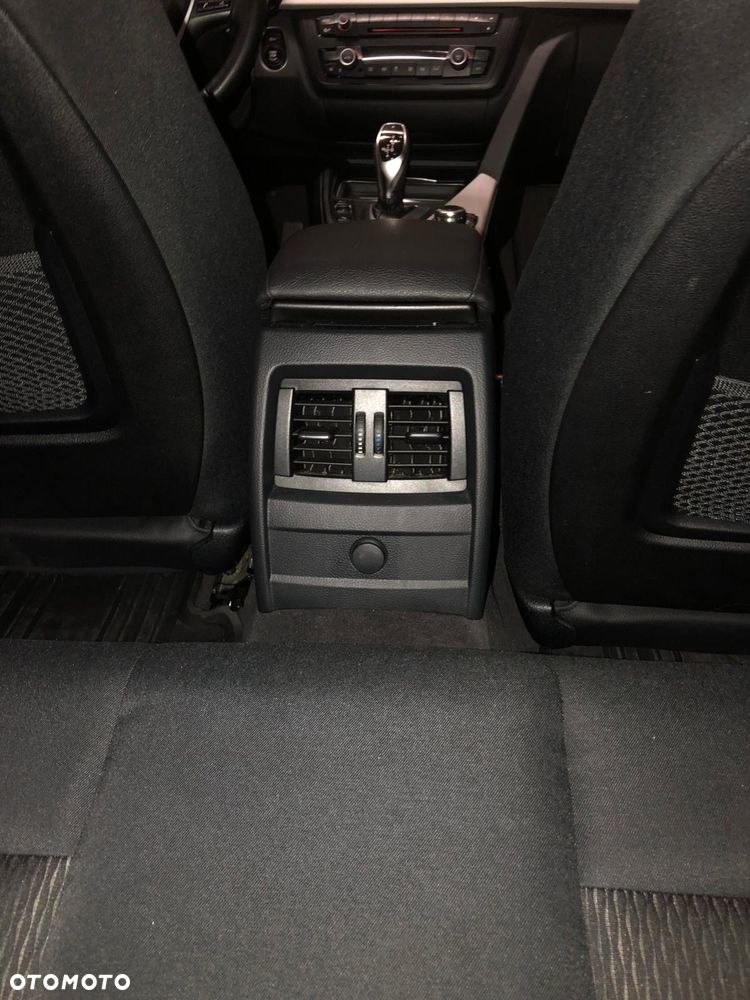 BMW Seria 3 328i xDrive - 4