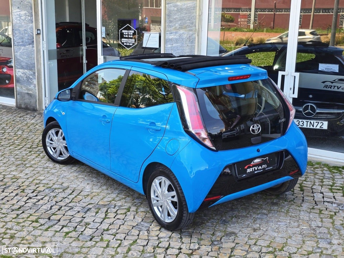 Toyota Aygo 1.0 X-Play Plus - 2