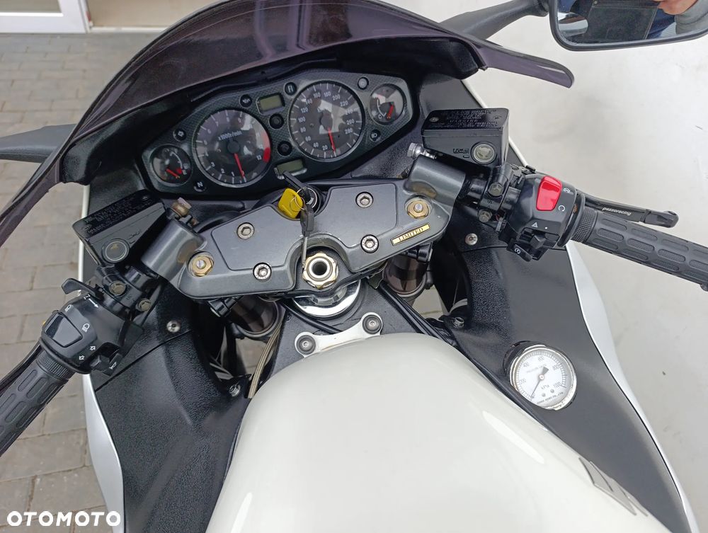 Suzuki GSX-R - 14