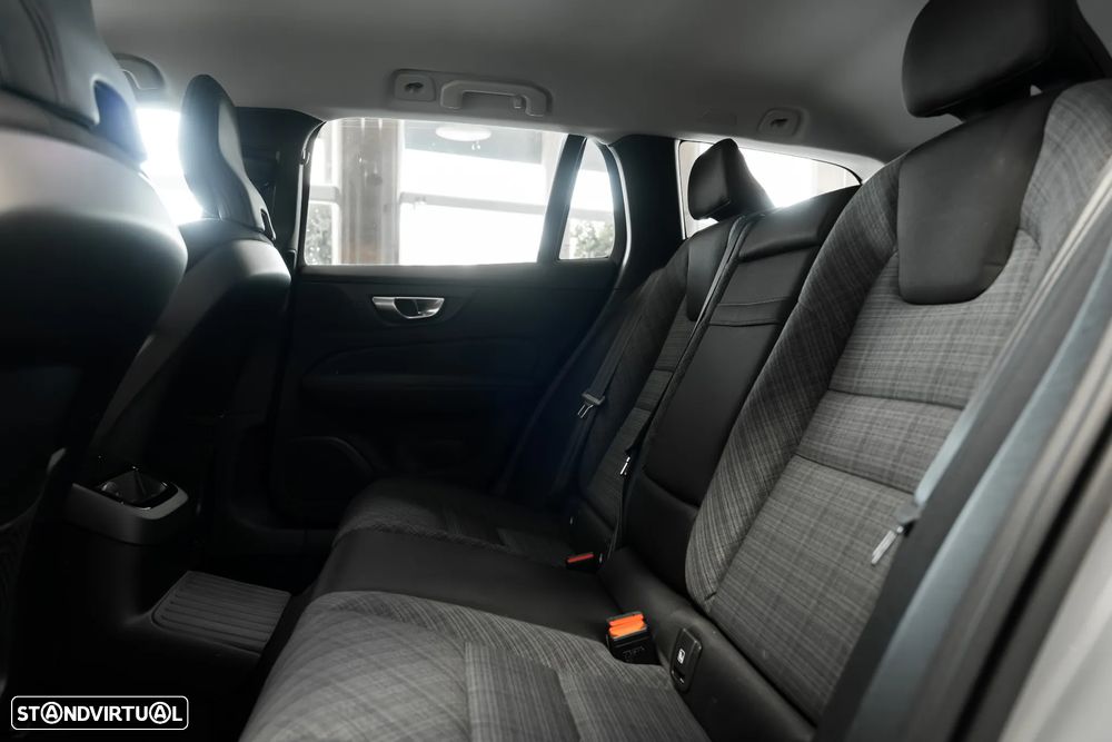 Volvo V60 2.0 T6 AWD TE Core - 9