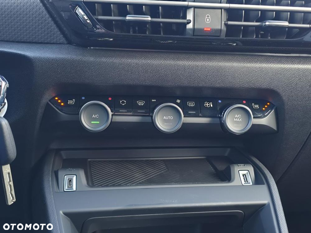 Citroën C4X 1.2 mHEV Plus eDCT6 - 18