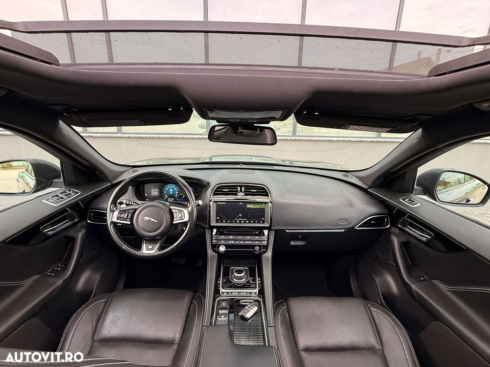 Jaguar F-Pace 25d AWD Aut. R-Sport - 39