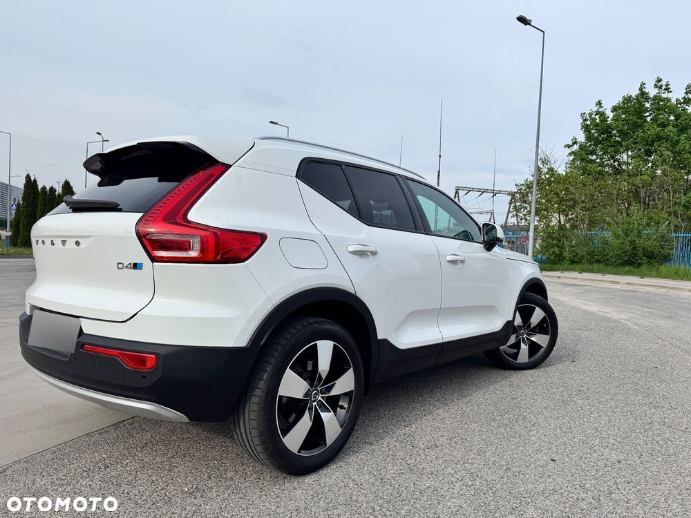Volvo XC 40 D4 AWD Momentum (Intro Edition) - 8
