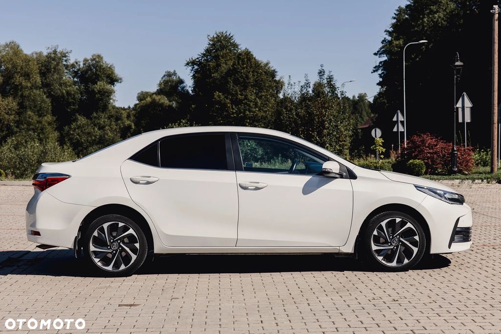 Toyota Corolla - 2