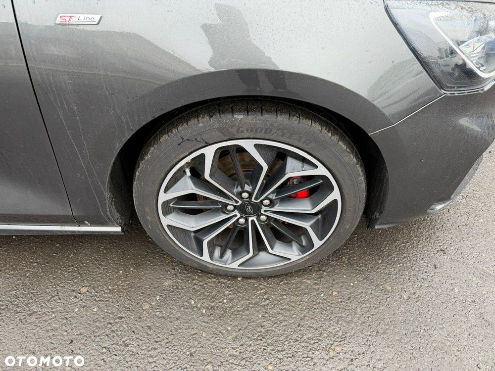 Ford Focus - 24