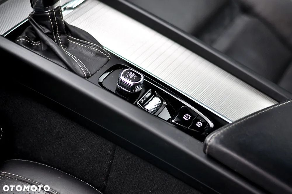 Volvo V60 T4 Geartronic R-Design - 39