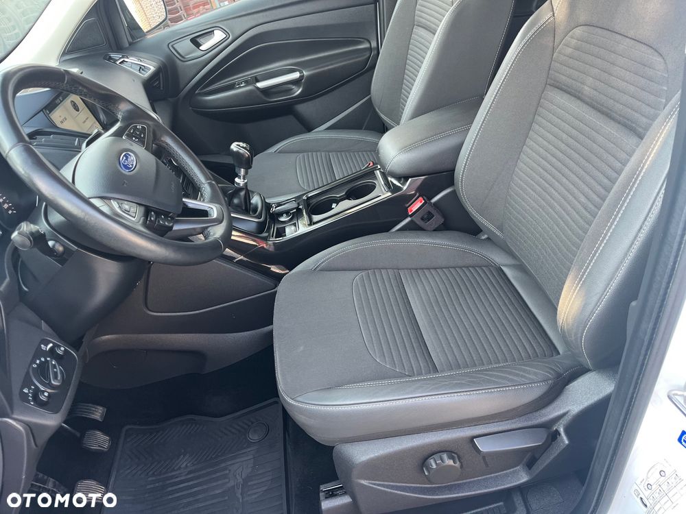 Ford Kuga 2.0 TDCi 4x4 Titanium - 5