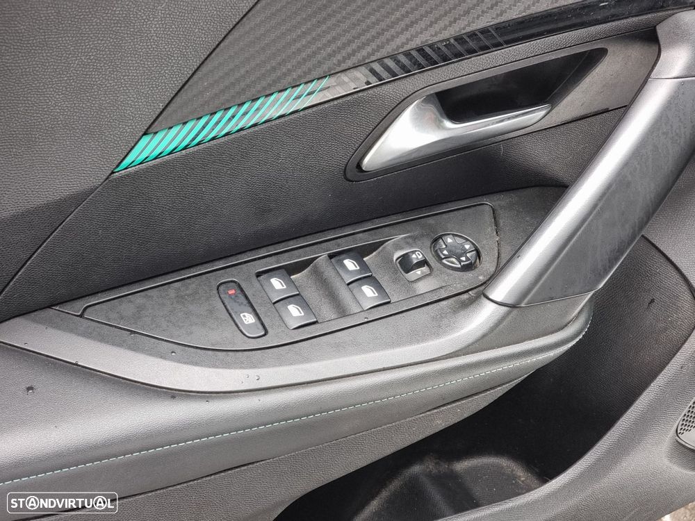 Peugeot 2008 1.5 BlueHDi Allure Pack EAT8 - 10