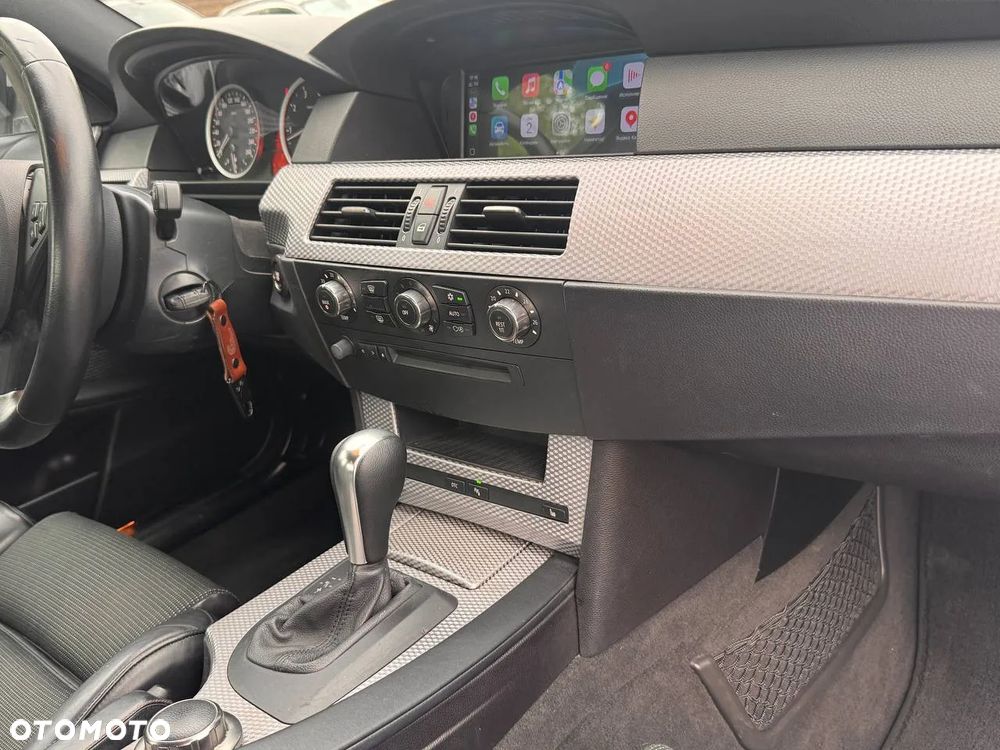 BMW Seria 5 523i Touring - 26