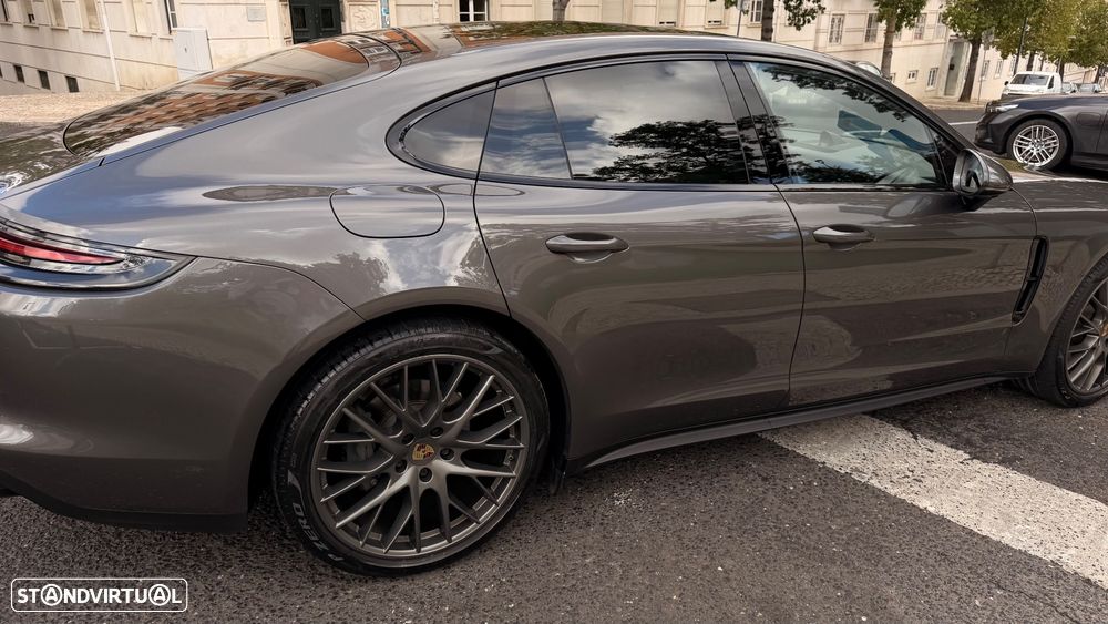 Porsche Panamera 4S - 5
