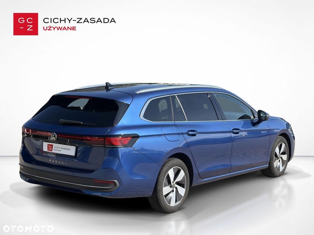 Volkswagen Passat Variant 2.0 TDI SCR Business DSG - 5