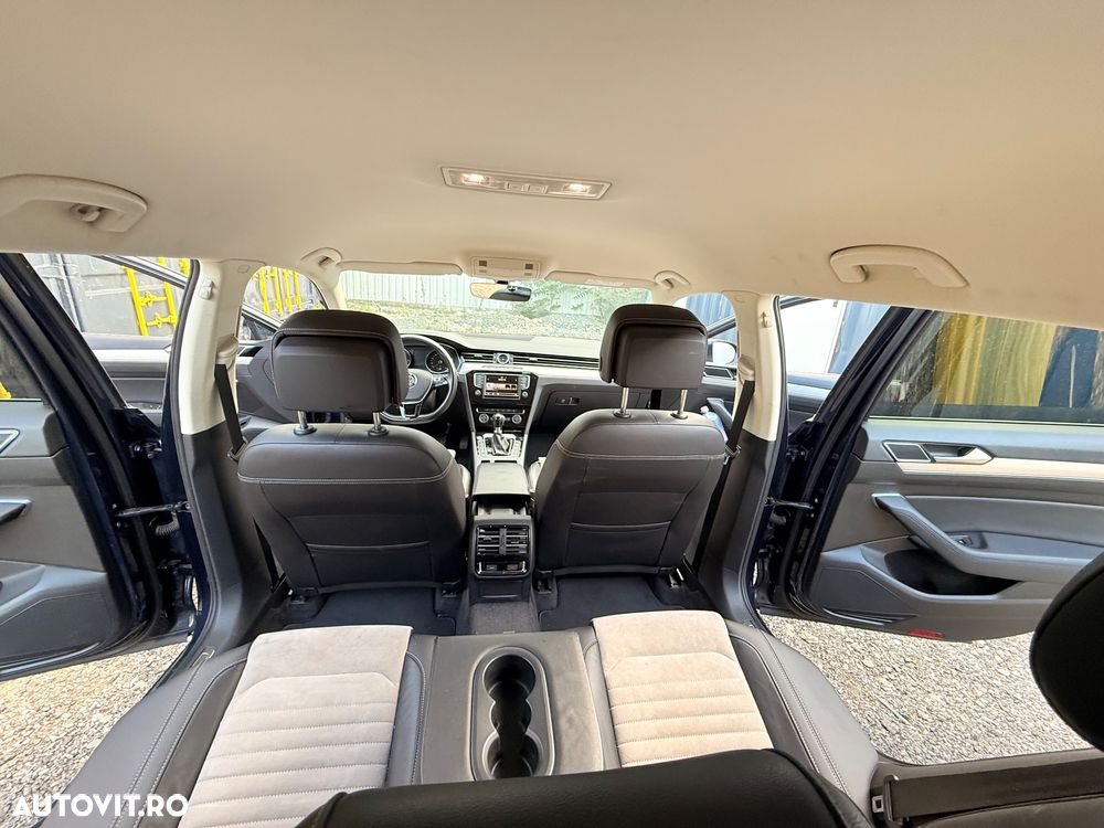 Volkswagen Passat Variant 2.0 TDI DSG 4Motion Highline - 14