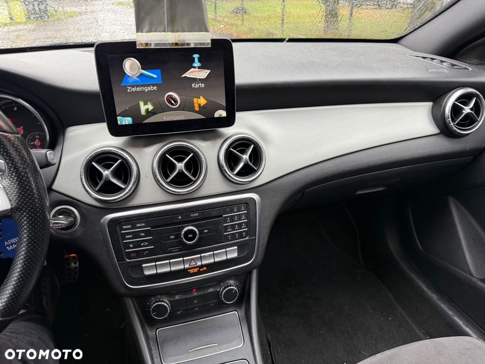 Mercedes-Benz CLA 180 d 7G-DCT AMG Line - 16