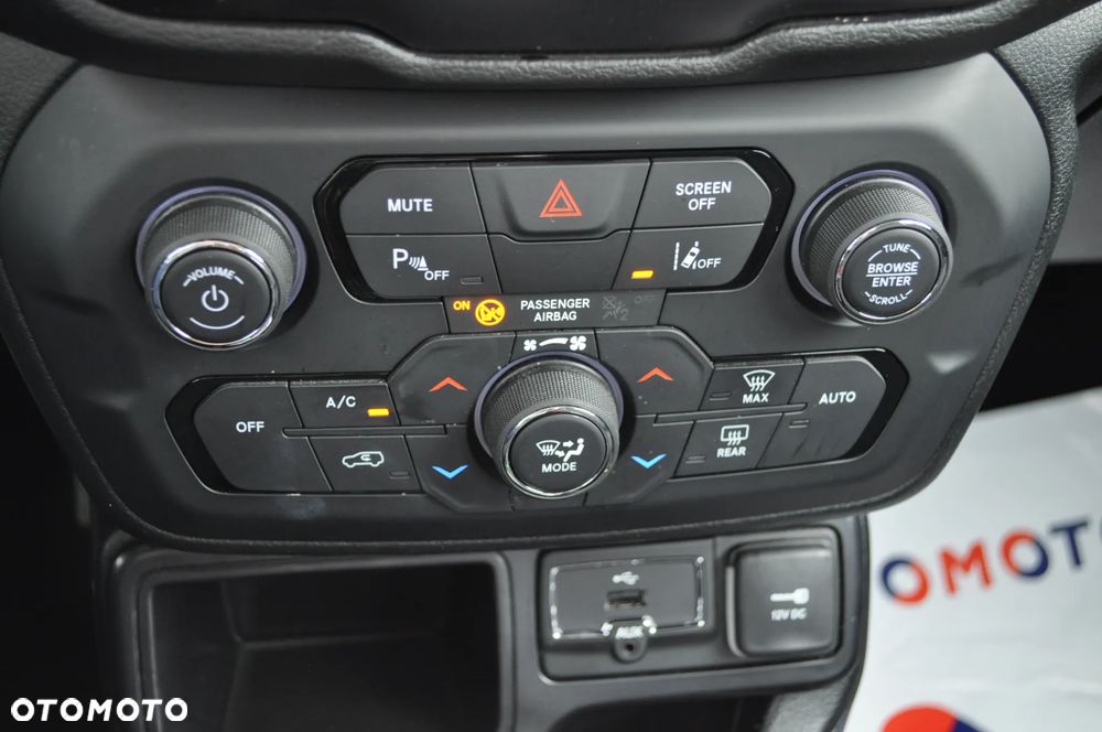 Jeep Renegade 1.3 GSE T4 Turbo Limited FWD S&S - 33