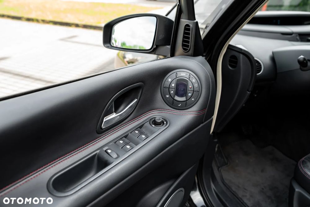 Renault Espace 2.0 Dynamique - 28