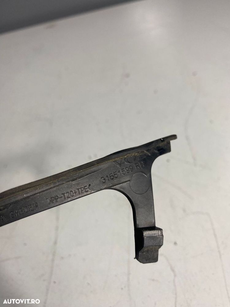 Ornament aripa dreapta Volvo S90 V90 31651599 - 2