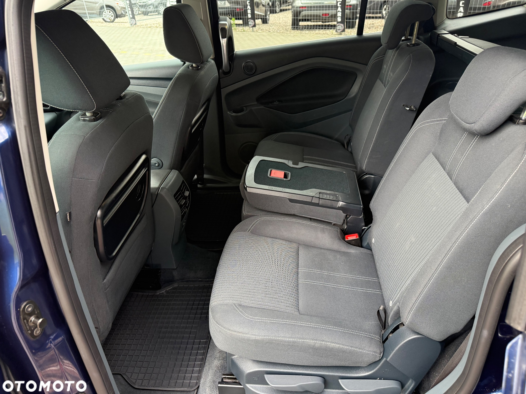 Ford Grand C-MAX - 34