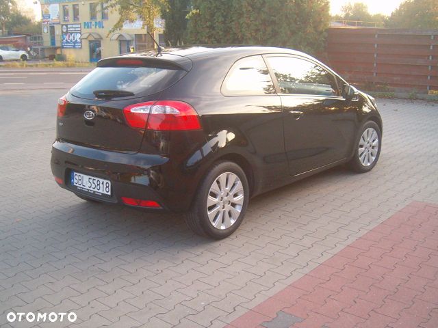 Kia Rio - 5