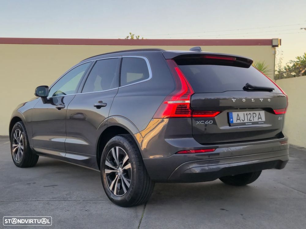 Volvo XC 60 2.0 B4 Momentum Plus - 12