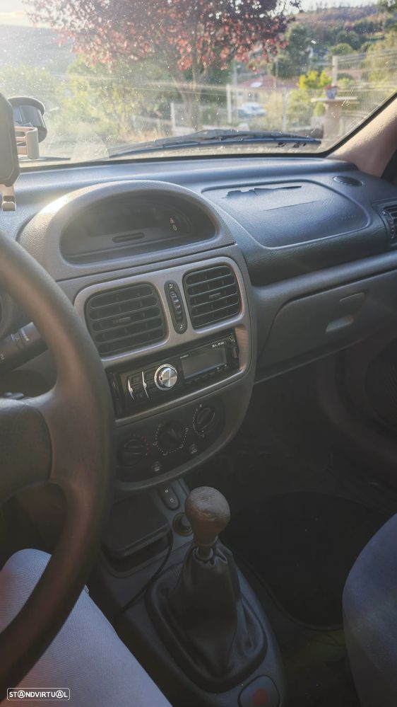 Renault Clio - 7