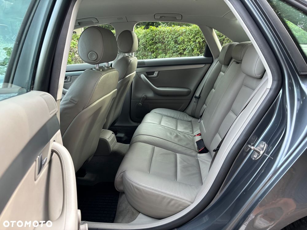 Audi A4 Limousine - 26