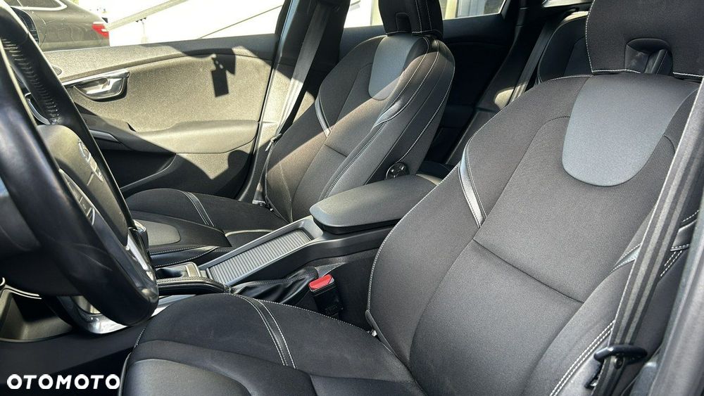 Volvo V40 - 8