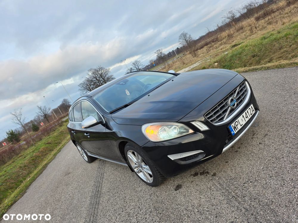 Volvo V60 D4 Geartronic Momentum - 1