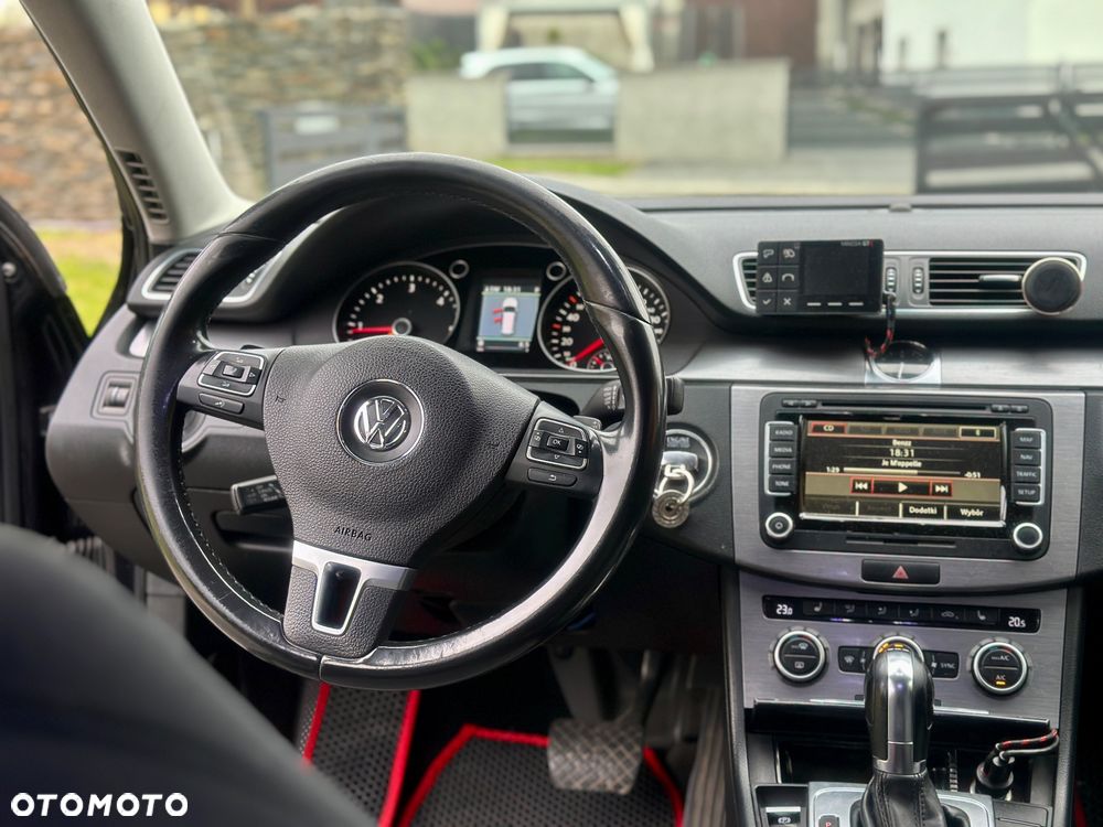 Volkswagen Passat 2.0 TDI DSG BlueMotion Technology Comfortline - 12