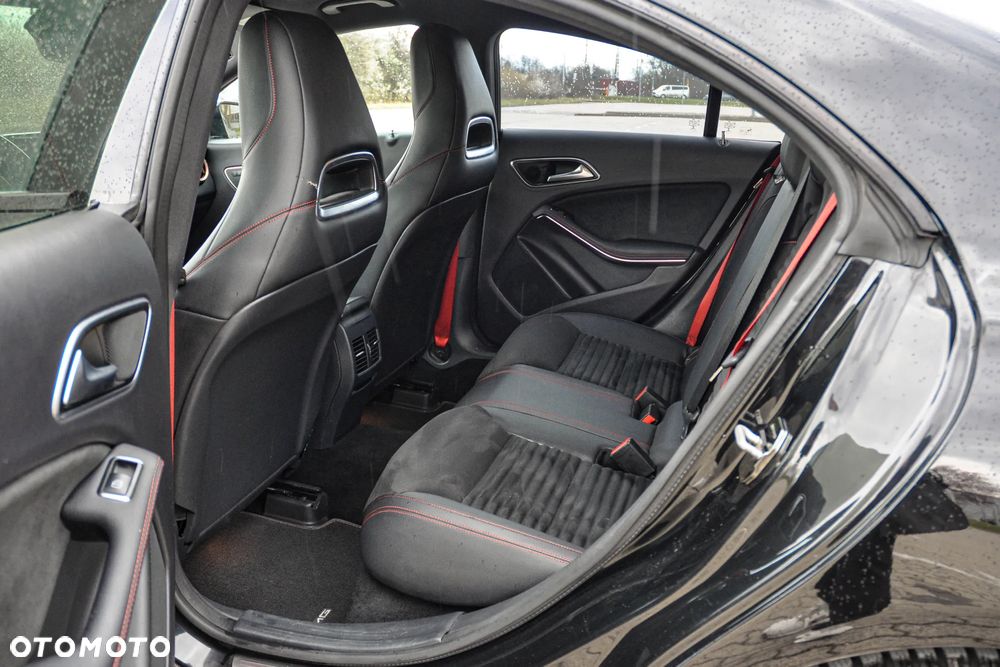 Mercedes-Benz CLA AMG 45 4-Matic - 8