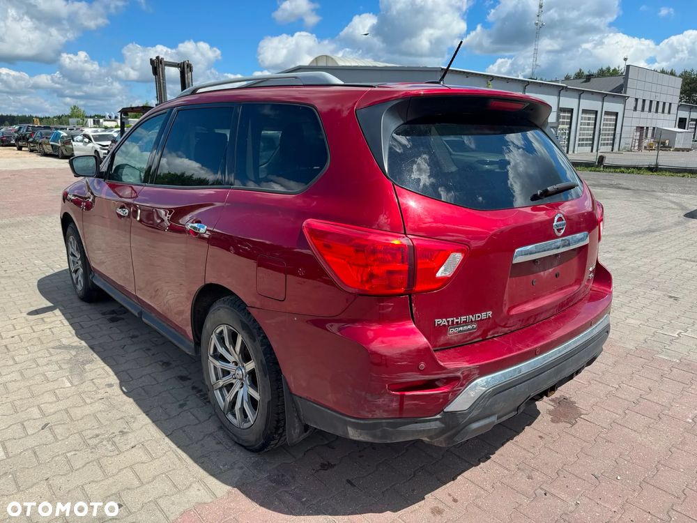 Nissan Pathfinder - 8